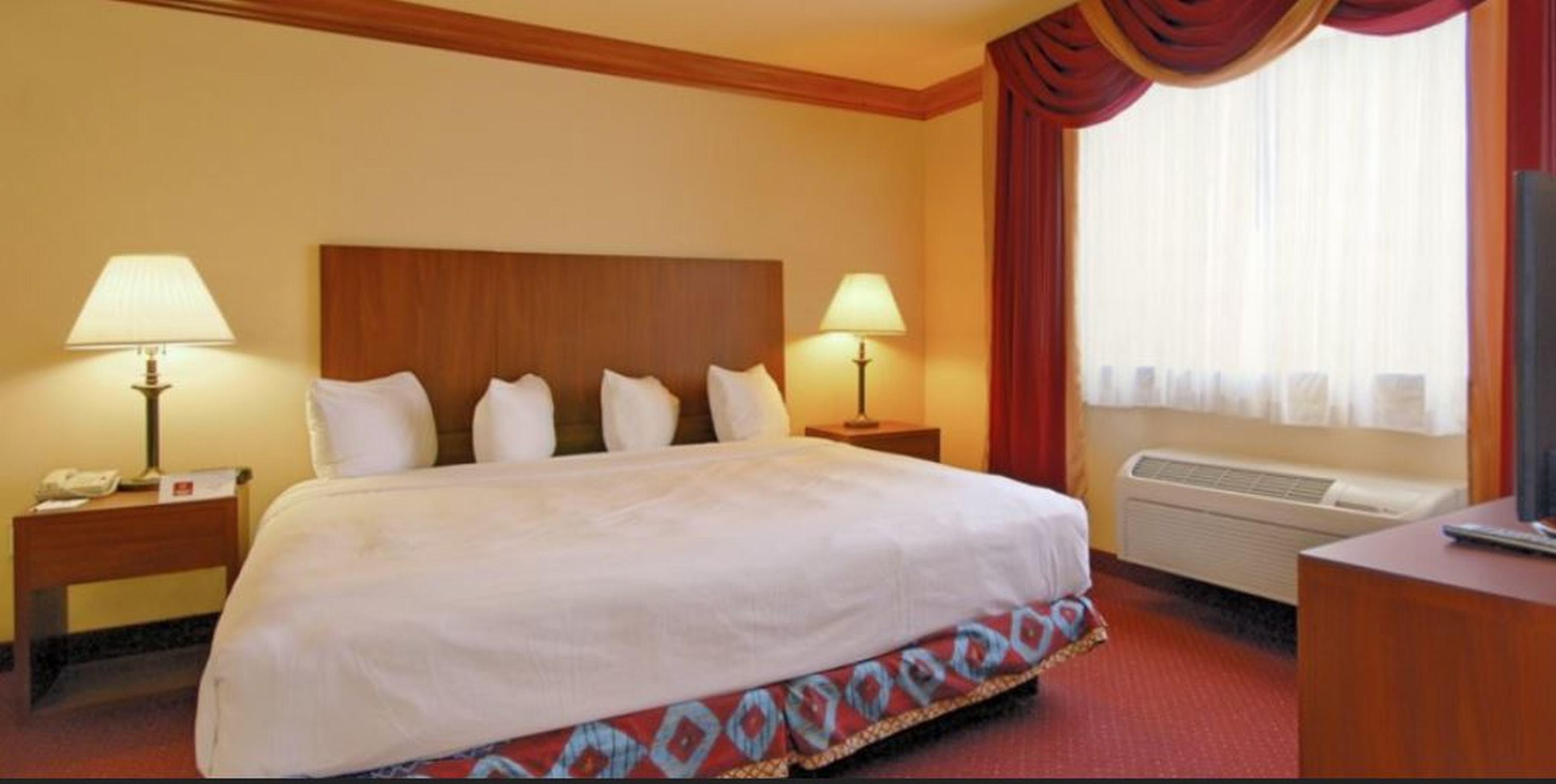 Quality Inn & Suites Denver Airport - Gateway Park Aurora Ngoại thất bức ảnh