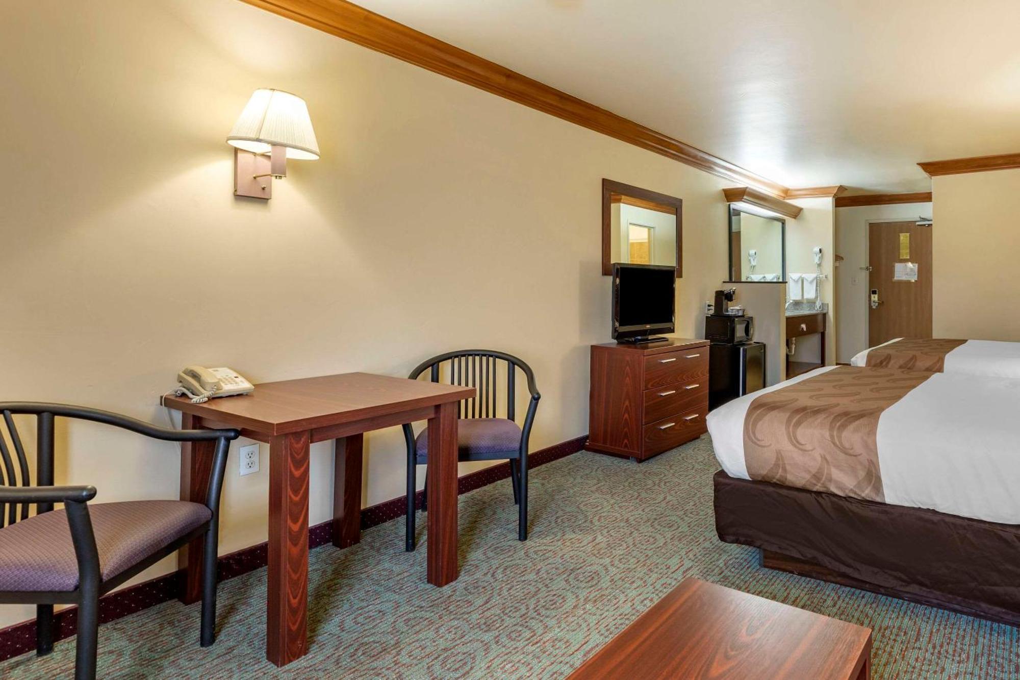 Quality Inn & Suites Denver Airport - Gateway Park Aurora Ngoại thất bức ảnh