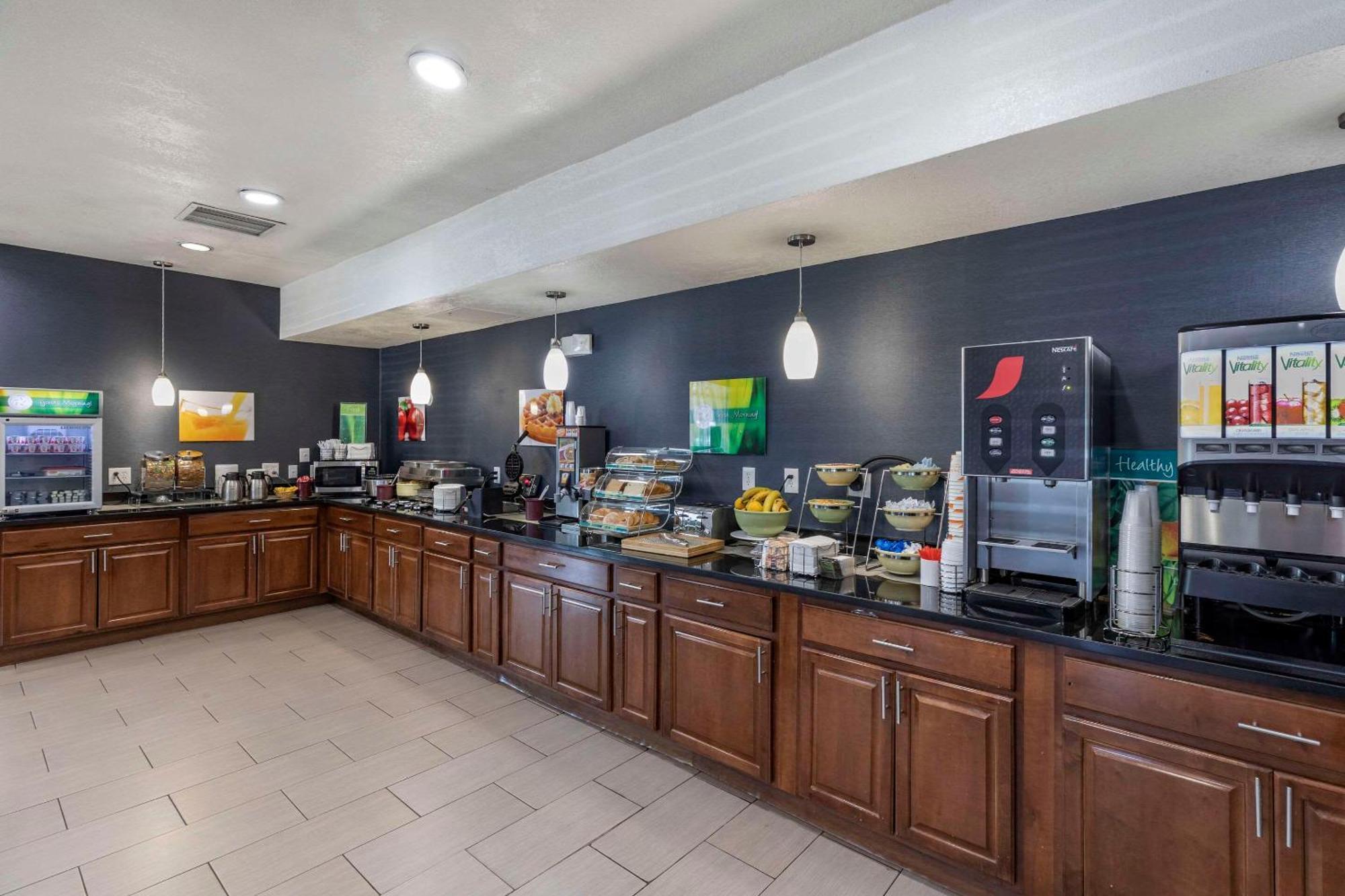 Quality Inn & Suites Denver Airport - Gateway Park Aurora Ngoại thất bức ảnh