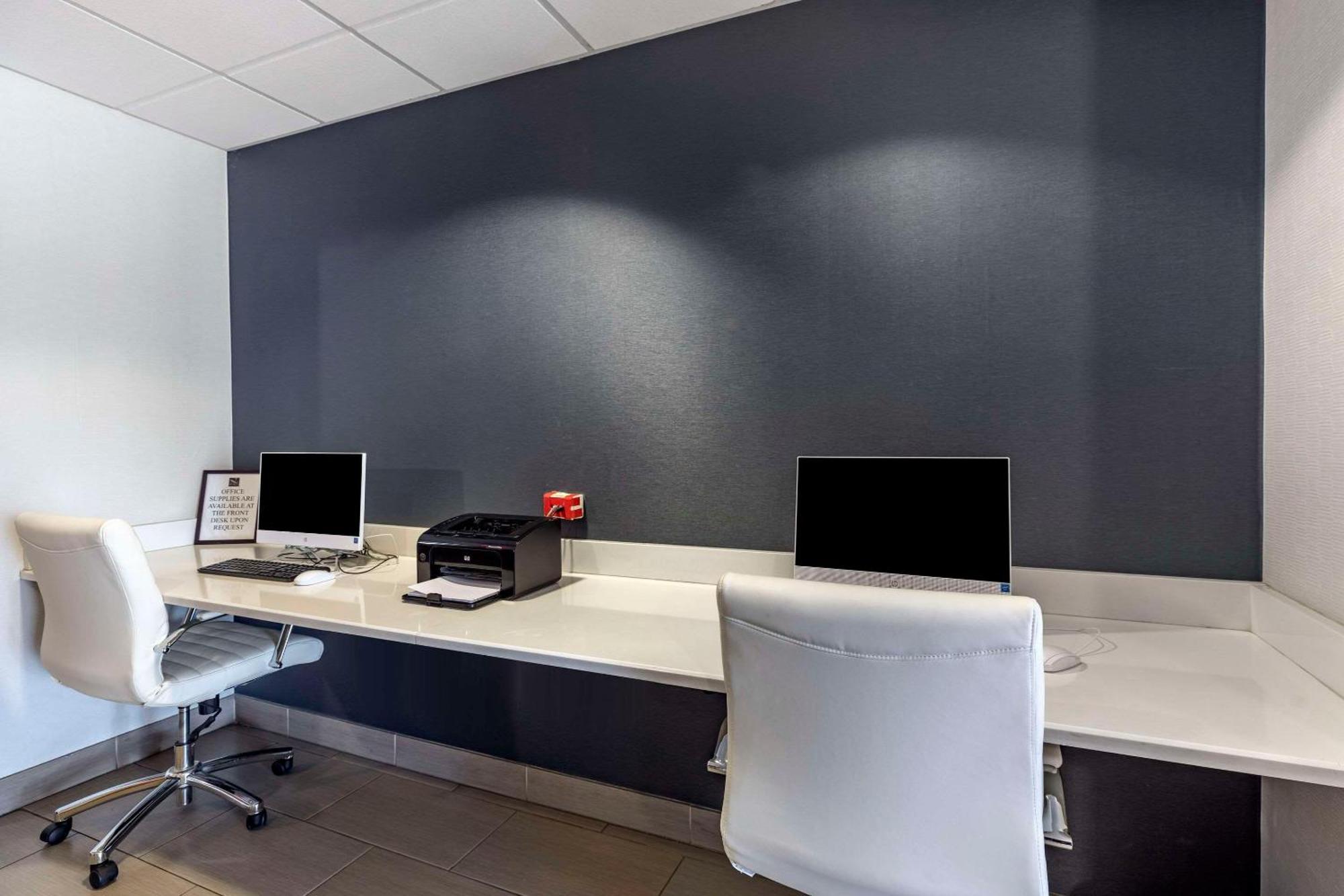 Quality Inn & Suites Denver Airport - Gateway Park Aurora Ngoại thất bức ảnh