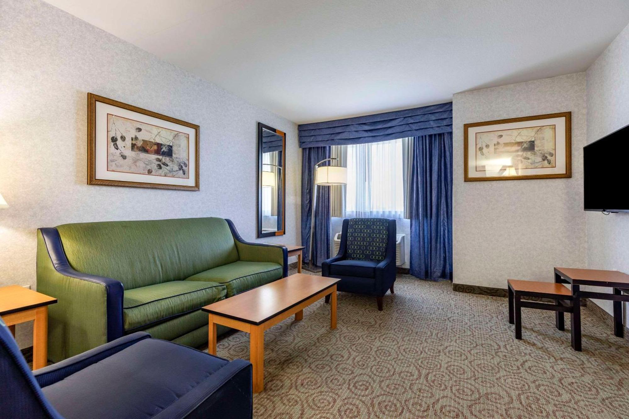 Quality Inn & Suites Denver Airport - Gateway Park Aurora Ngoại thất bức ảnh