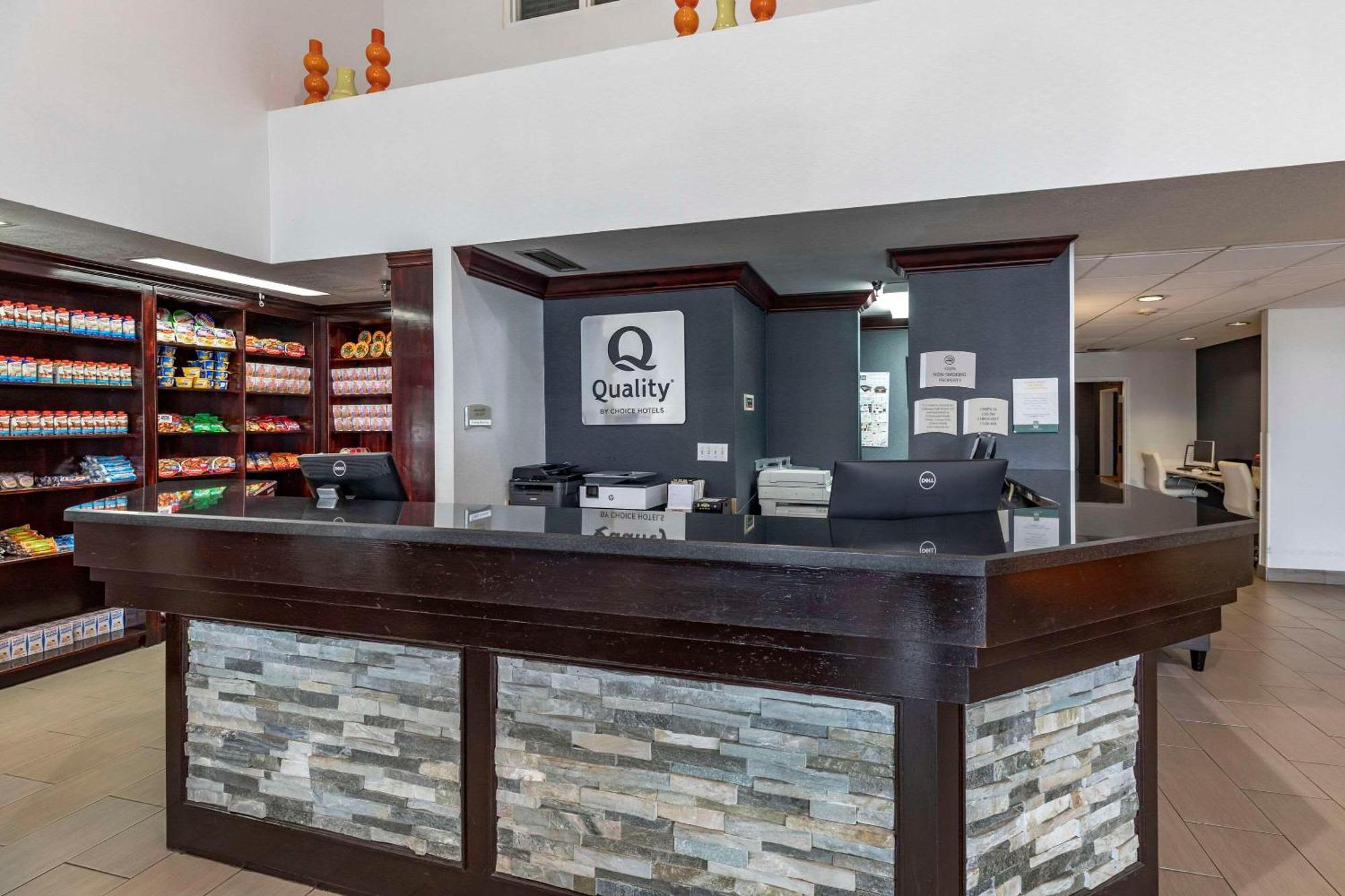 Quality Inn & Suites Denver Airport - Gateway Park Aurora Ngoại thất bức ảnh